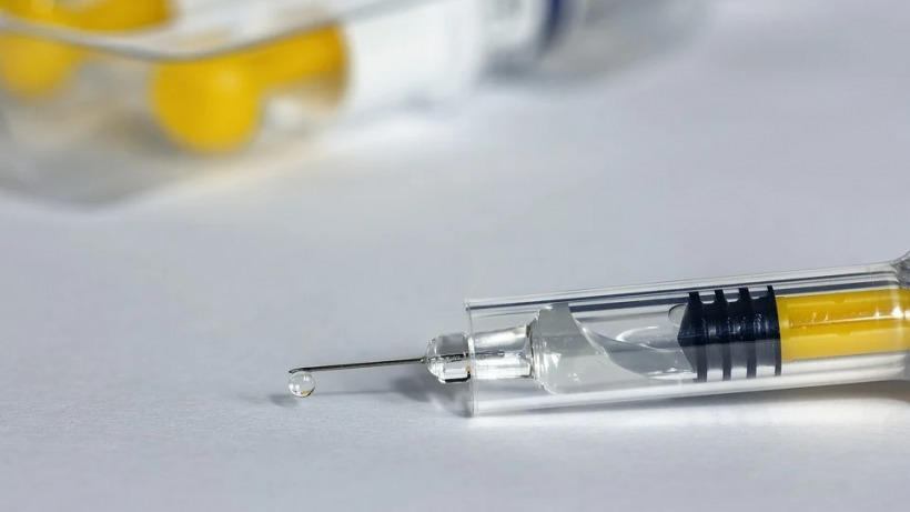 Вакцина от коронавируса поступит в Саратовскую область до 21 сентября 