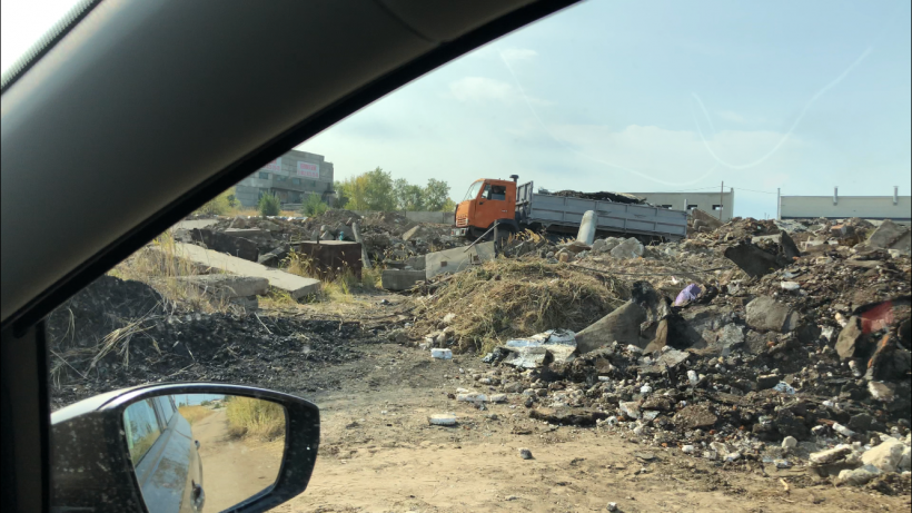 Блогер обнаружил несанкционированную свалку строительного мусора в Энгельсе