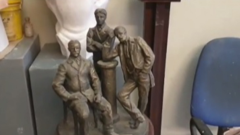 Саратовский министр культуры показала модель памятника братьям Никитиным
