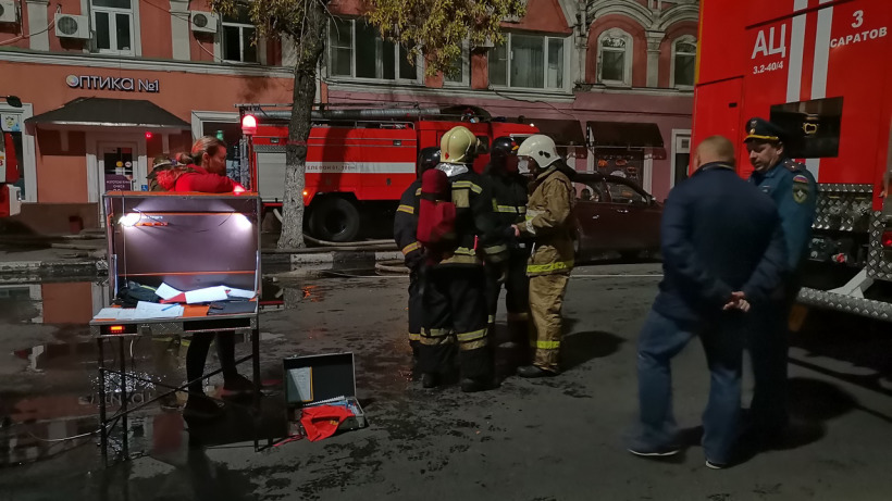 При пожаре на Радищева пострадали мужчина и девушка 