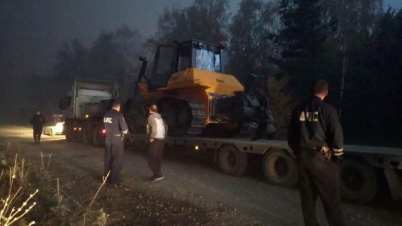 Саратовский губернатор отправил тяжелую технику ликвидировать лесной пожар под Аткарском   
