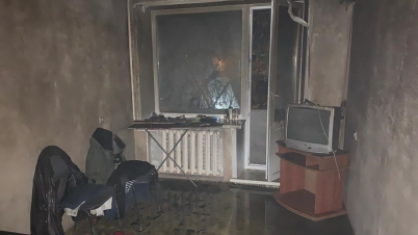 При пожаре в Петровске погиб молодой хозяин квартиры
