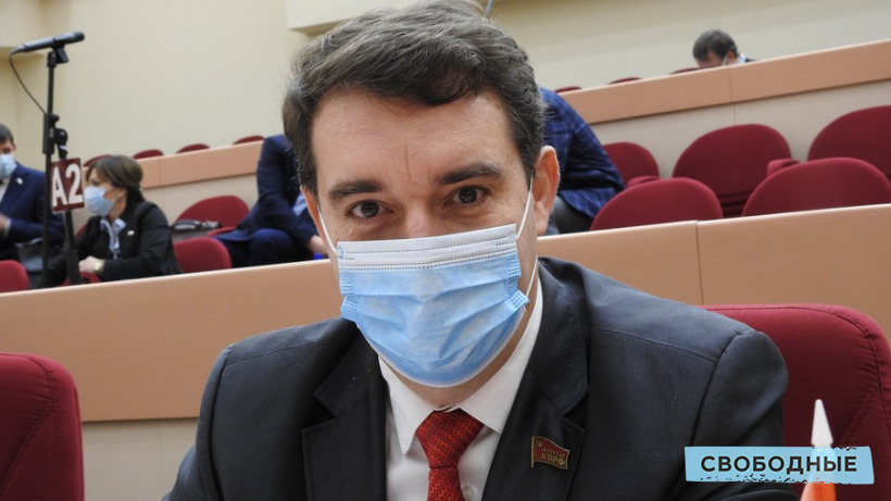 «Кургузое, облезлое, подковерное». Саратовский коммунист потребовал заново провести совещание по лекарствам