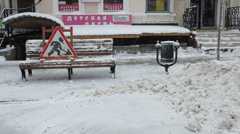 Мэрия Саратова заранее запретила парковку на случай снега. Список улиц