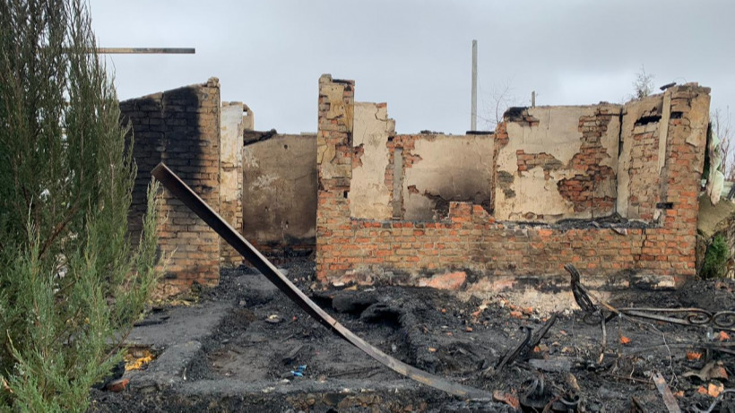 В балашовском селе спустя два дня после пожара нашли останки хозяйки сгоревшей дачи