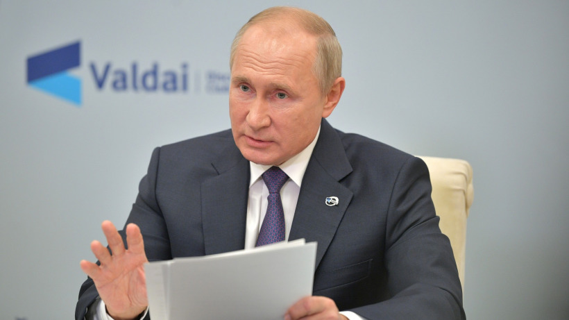 Путин обвинил губернаторов в «попытках спрятаться за чужой спиной». В список попали 19 руководителей регионов