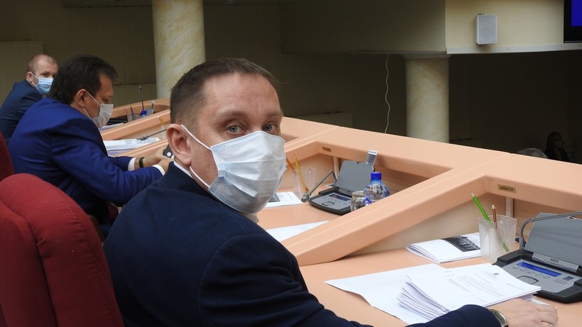 Депутат призвал не посягать на право уходящего из облдумы Грачева развиваться