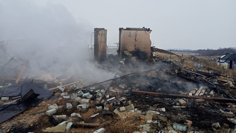 В Саратовской области охранник погиб под завалами сторожки, которая обрушилась из-за взрыва газового баллона