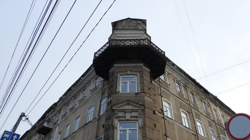 Саратовцы обеспокоены пропажей крыши гостиницы «Россия»