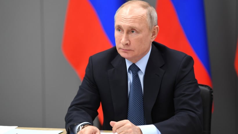 Путин объявил о начале массовой вакцинации от COVID-19 в России