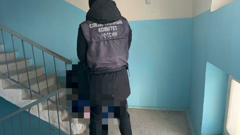 В Заводском районе жители обнаружили труп в подъезде дома