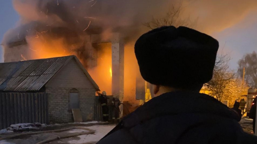 В Красноармейске рабочие натягивали потолок в частном доме и устроили пожар