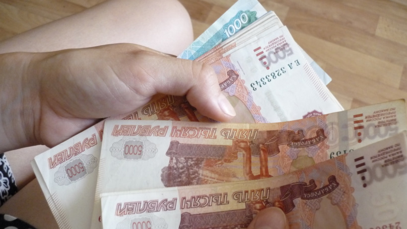 Мишустин продлил на 2021 год выплаты повышенных пособий по безработице