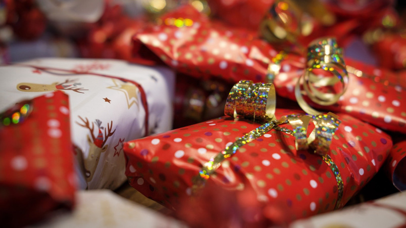 SuperJob: 30% россиян хотят вернуть новогодние подарки в магазины
