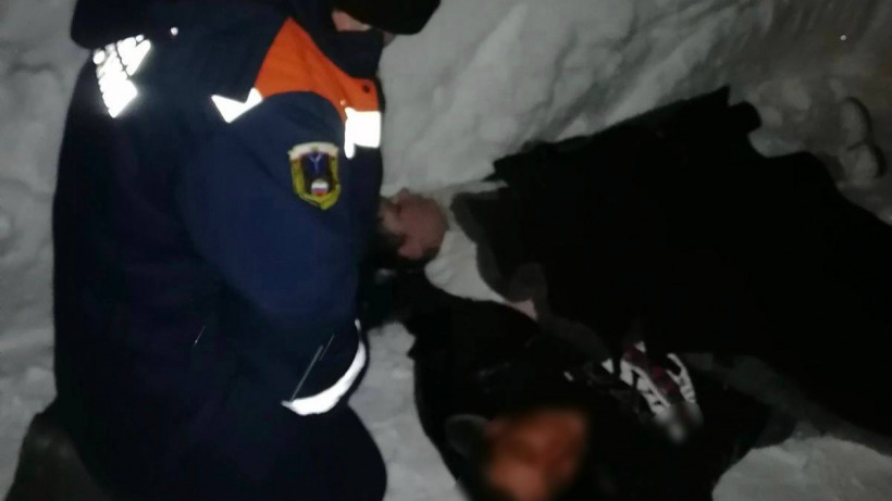 В Ртищеве пара надышалась выхлопными газами в гараже. Их откачали спасатели