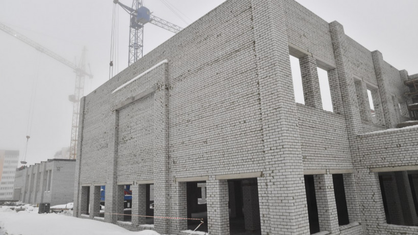 Губернатор Радаев посоветовал подрядчику исправить проект новой школы в Саратове