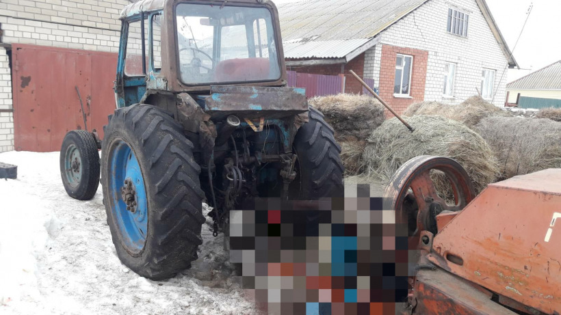 Жителя Балашовского района затянуло в карданный вал трактора. Он погиб