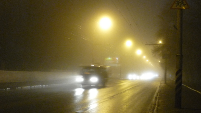 Желтый уровень опасности: Саратовцев снова предупреждают о ночном тумане