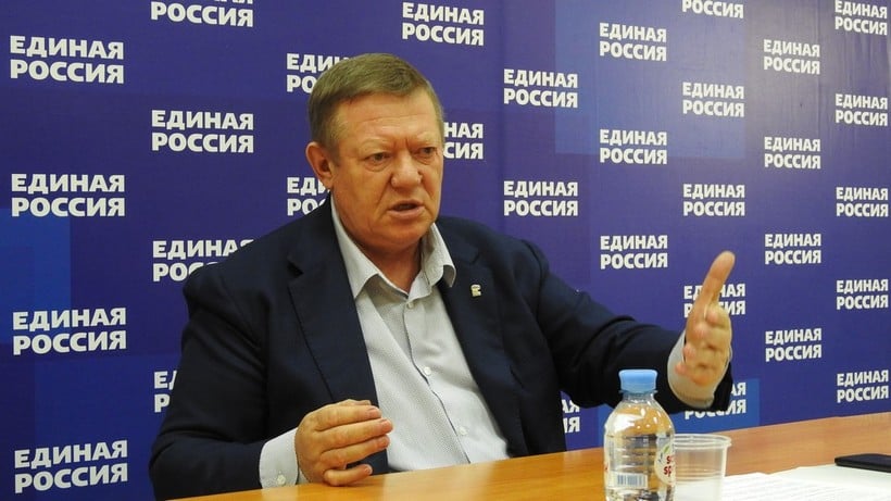 Панков предложил саратовским единороссам отдать депутатские фонды в больницы