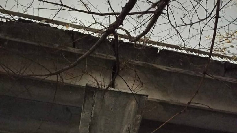 Молодой саратовец упал с 10-метрового моста в овраг и выжил
