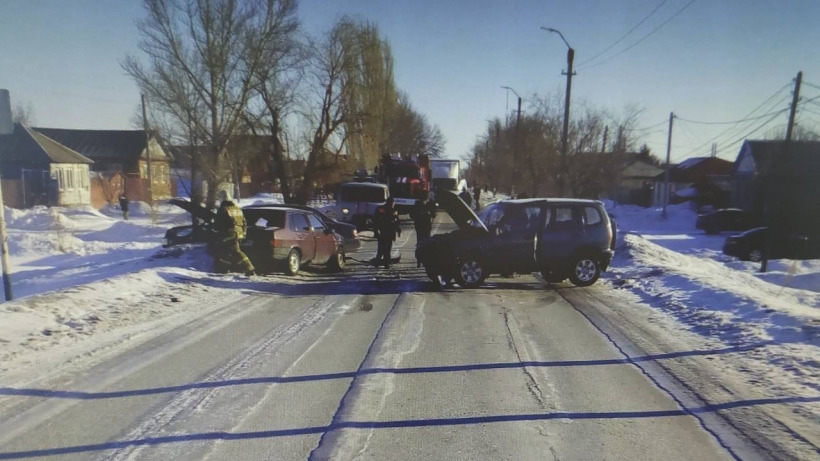 В результате массовой аварии в Ершове пострадал водитель отечественного автомобиля  