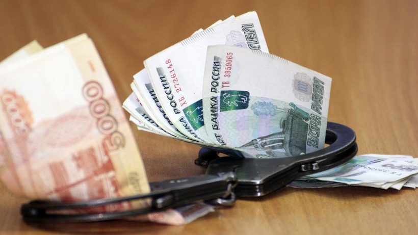 Сотрудника саратовской налоговой инспекции подозревают в получении взятки