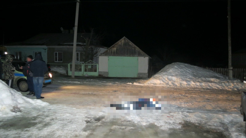 На улице новобурасского села нашли труп в крови