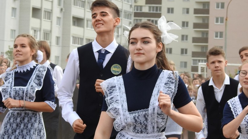 Саратовским школьникам дали надежду на очный выпускной