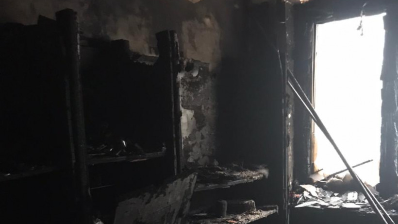 Во время пожара в саратовской многоэтажке эвакуировали четырех детей