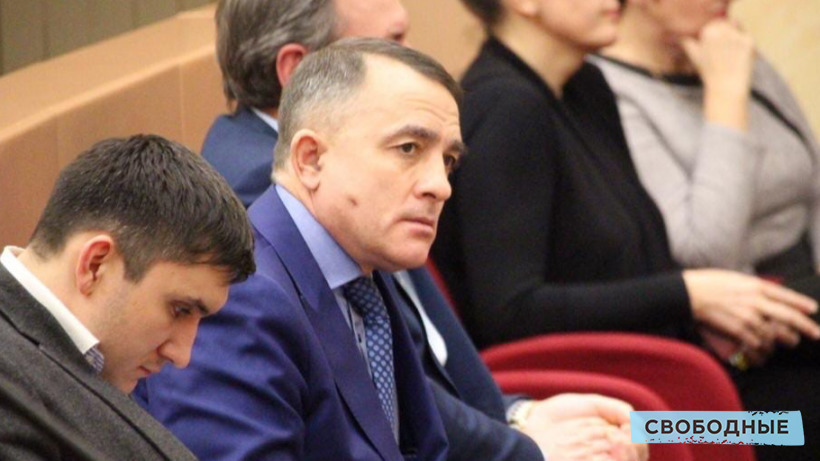 В Саратовской области муниципального депутата лишили мандата по жалобе губернатора
