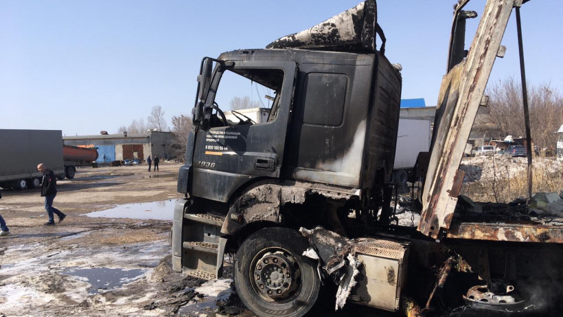 В Балакове дым от загоревшегося грузовика встревожил жителей