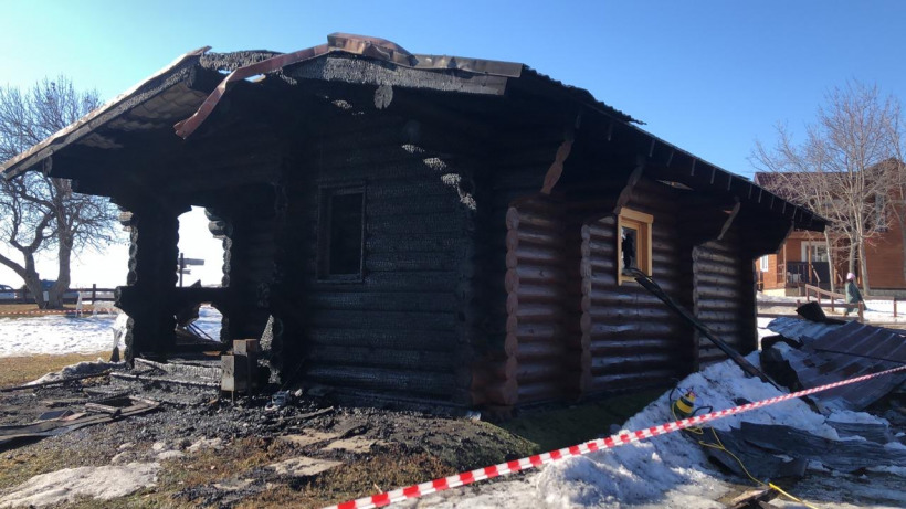 Огонь частично уничтожил баню на горнолыжном курорте в Хвалынске  