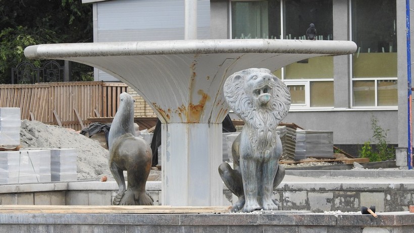 Скульптуры зверей из саратовского фонтана «Одуванчик» отреставрируют и поставят в сквере