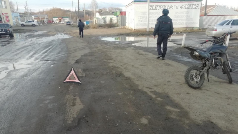 В Турках юный мопедист без прав попал под «Калину»