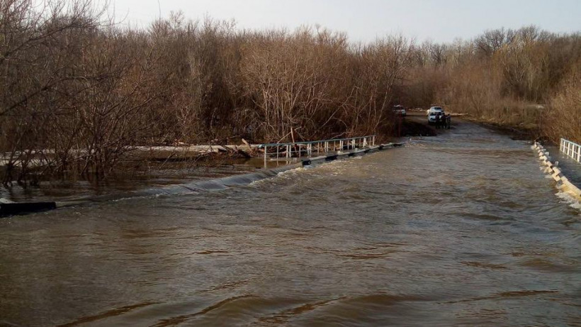Паводок-2021. В Саратовской области подтоплен еще один мост  