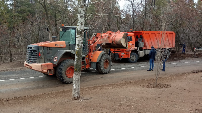 В день открытия в Парке покорителей космоса перевернулся КамАЗ