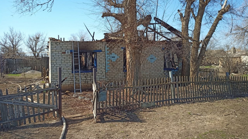 Ночью в селе под Саратовом сгорел частный дом