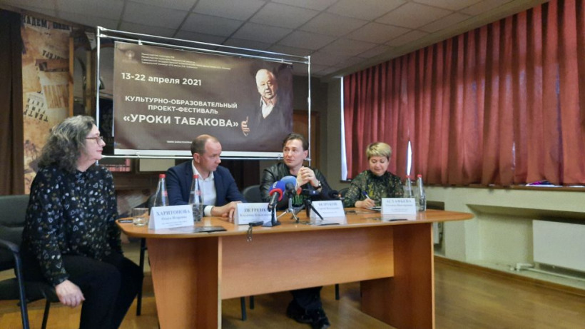 Безруков пересказал разговор с Табаковым о том, как ладить с властью