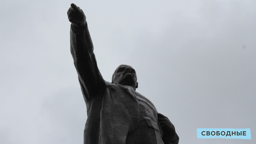 Власти Саратова приступают к ремонту самого большого в городе памятника Ленину 