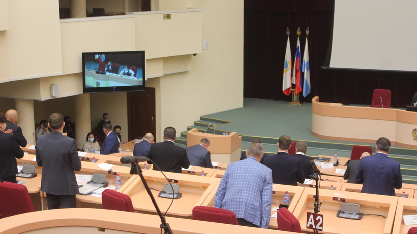 Саратовские депутаты гордумы проводили Янкловича на новую должность аплодисментами 