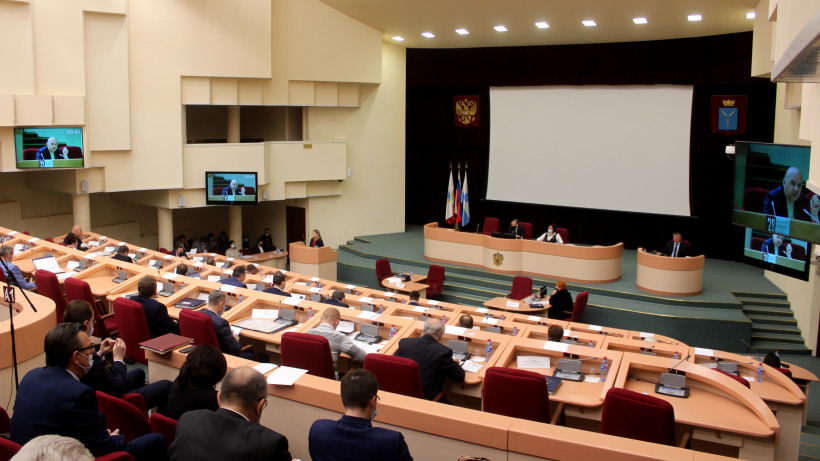 Мэр отчитался перед саратовскими депутатами о работе за год
