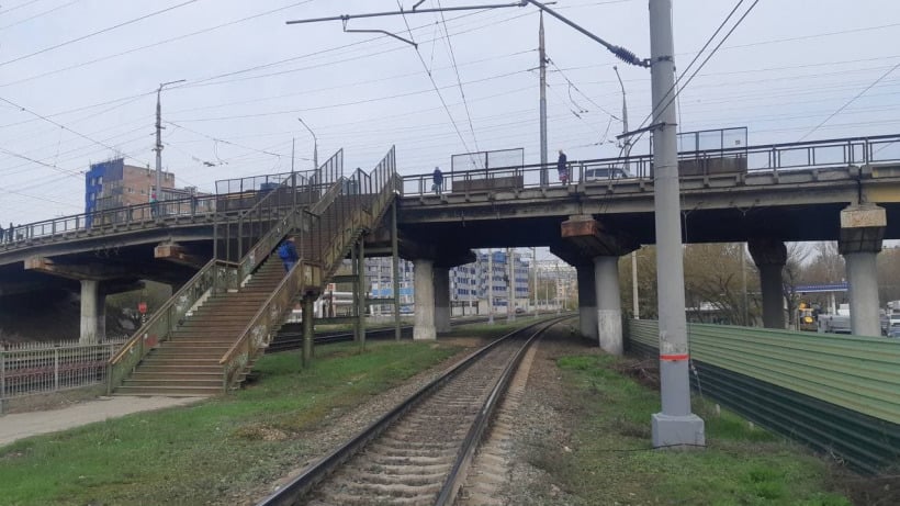 В Саратове женщина попала под товарный поезд 