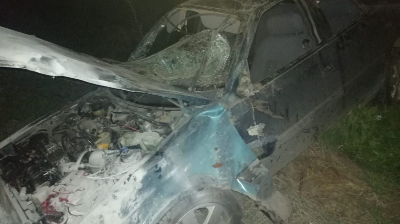 Под Балаковом в перевернувшейся иномарке погиб водитель