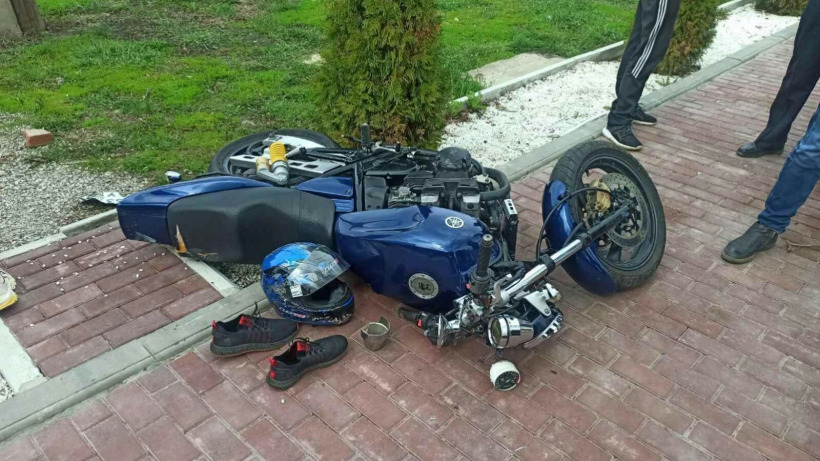 В Калининске мотоциклист вылетел с дороги и погиб