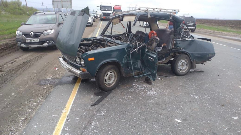 В ДТП на трассе под Саратовом пострадали 80-летние водитель и пассажир 