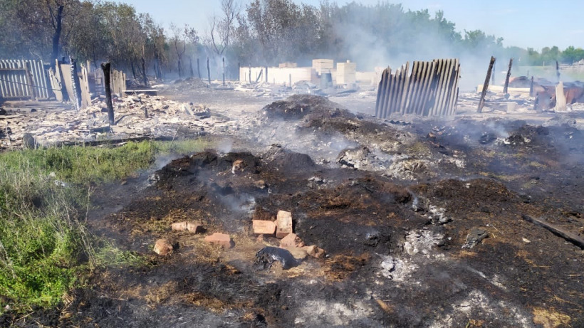 В саратовском селе семилетний мальчик играл со спичками и устроил пожар