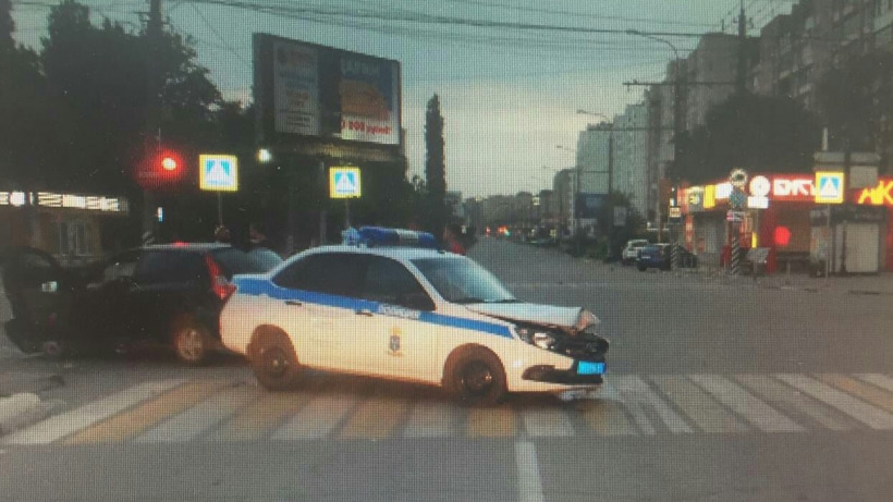 В Энгельсе полицейская погоня за «Тойотой» закончилась ДТП с тремя пострадавшими