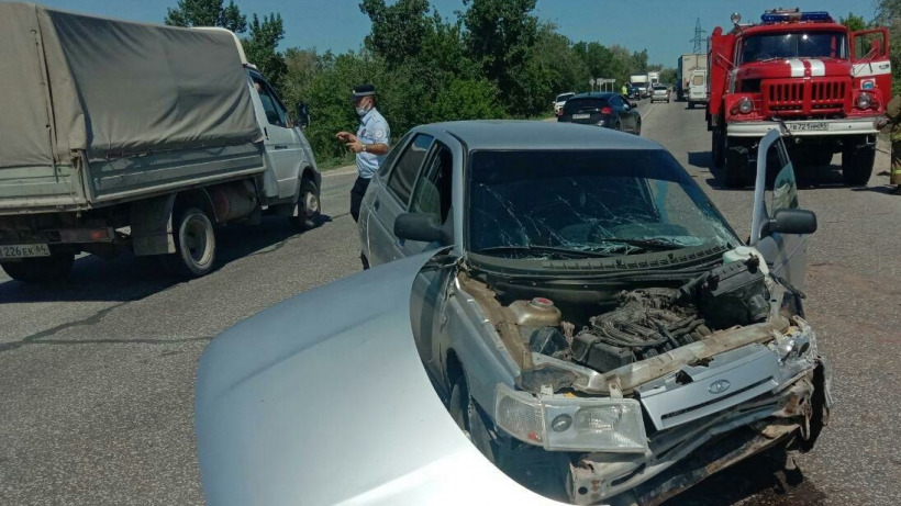 В дорожной аварии под Марксом пострадали две женщины