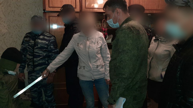 В Саратовской области женщина насмерть заколола сожителя шампуром