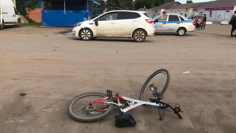 В Самойловке женщина на KIA сбила школьницу-велосипедистку
